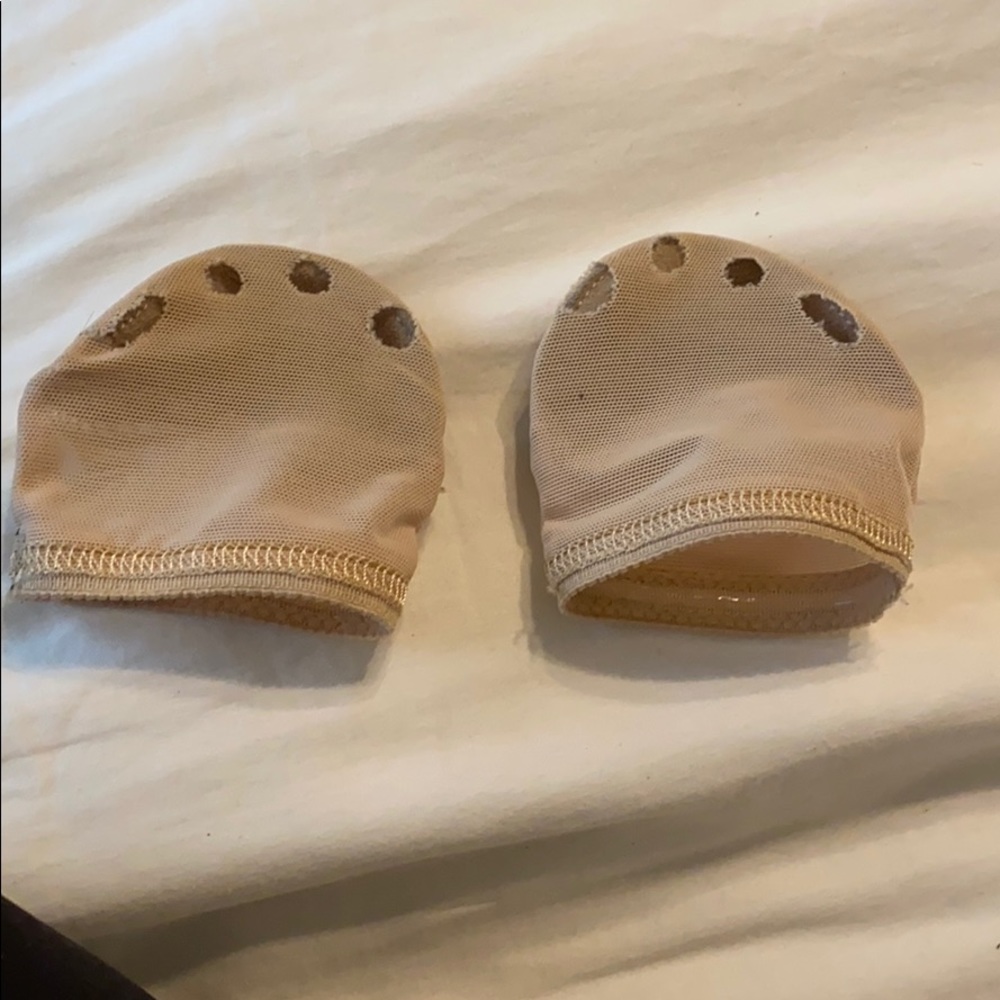 dancer toe pad shoes